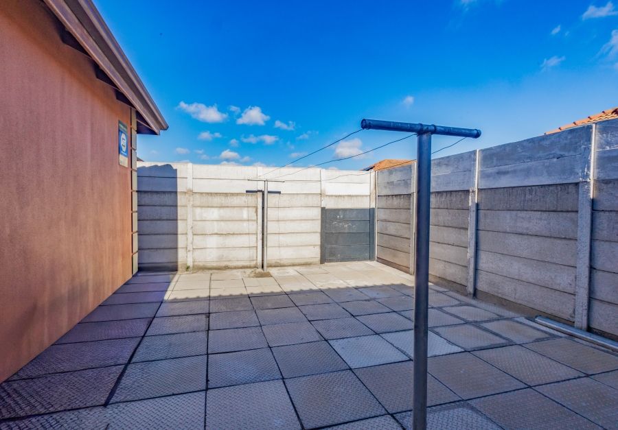 2 Bedroom Property for Sale in Hagley Western Cape